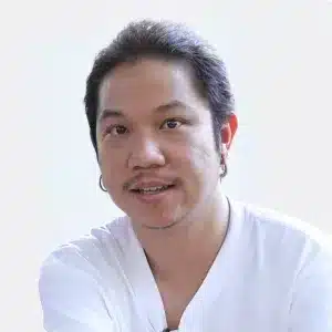 team poon burinwatthana.webp