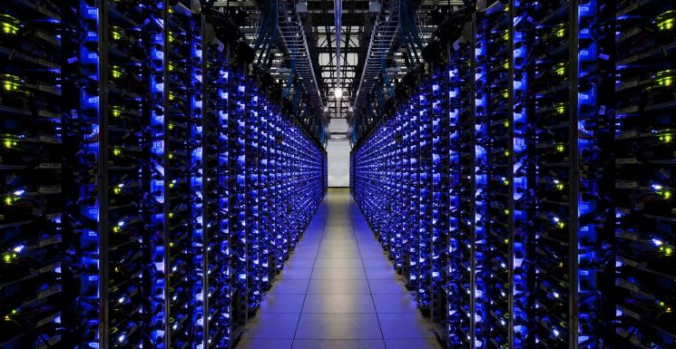 Servers-Server-Farm-Engine-Room106